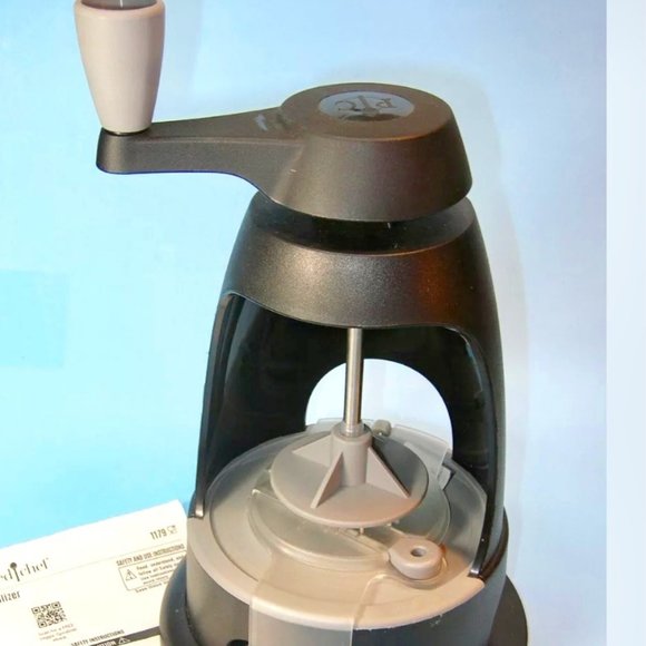 The Pampered Chef Other - Pampered Chef Veggie Spiralizer